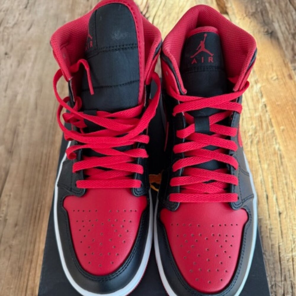 AIR JORDAN 1 MID Black/Fire Red-white DQ8426 060  MENS Size 9